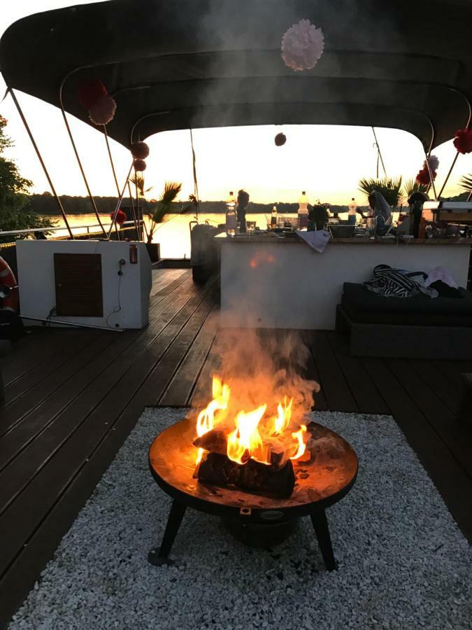 Hausboot Deluxe Hotel Berlim Exterior foto